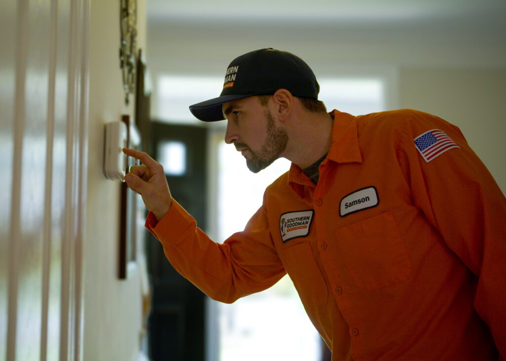 Southern Goodman checking thermostat